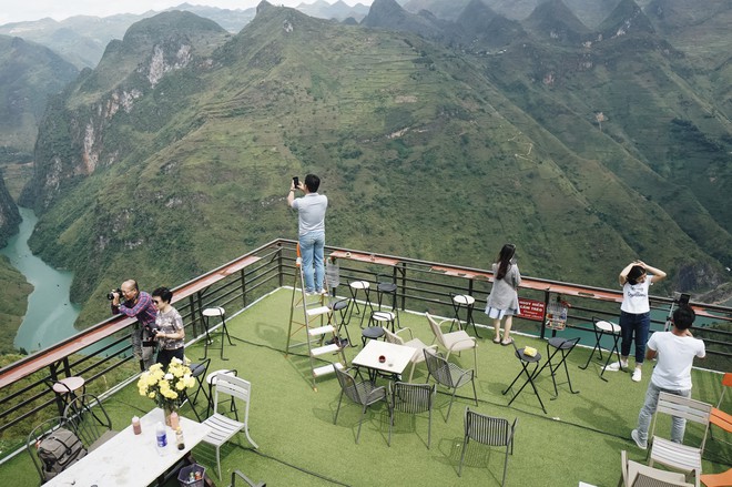 Vụ tòa gai bê tông trên đèo Mã Pì Lèng: Chưa thể nói trước được có tháo dỡ hay không - Ảnh 2.