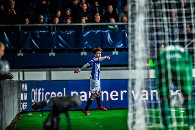 Văn Hậu vẫn ngồi dự bị, Heerenveen hân hoan với thành tích chưa từng có trong mùa giải này - Ảnh 1.
