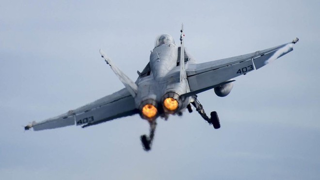 Mỹ chính thức loại biên F/A-18C Hornet trong khi nhiều nước còn mơ ước - Ảnh 2.