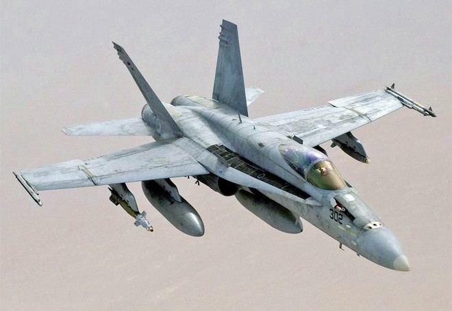 Mỹ chính thức loại biên F/A-18C Hornet trong khi nhiều nước còn mơ ước - Ảnh 11.