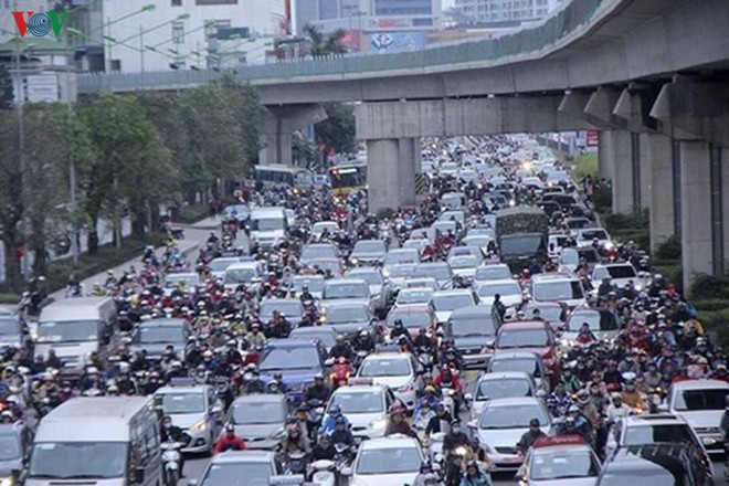 Mở làn riêng cho xe buýt: Đi vào “vết xe đổ” của buýt nhanh BRT? - Ảnh 1.