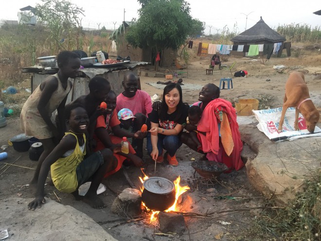 Nữ chiến sĩ mũ nồi xanh Việt Nam làm lay động trái tim bao người Nam Sudan - Ảnh 1.