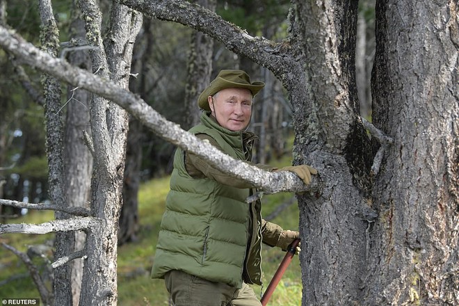 Chiêm ngưỡng loạt ảnh cực kỳ ấn tượng của Nhà lãnh đạo quyền lực Putin - Ảnh 5.