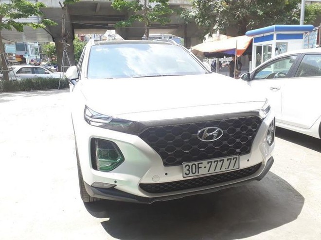 Xuất hiện Hyundai Santafe biển ngũ quý 9 siêu đẹp Hà Nội nhưng gây tranh cãi gay gắt - Ảnh 4.