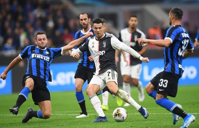 Ronaldo được truyền thông Ý trao sớm Quả bóng vàng 2019  - Ảnh 3.