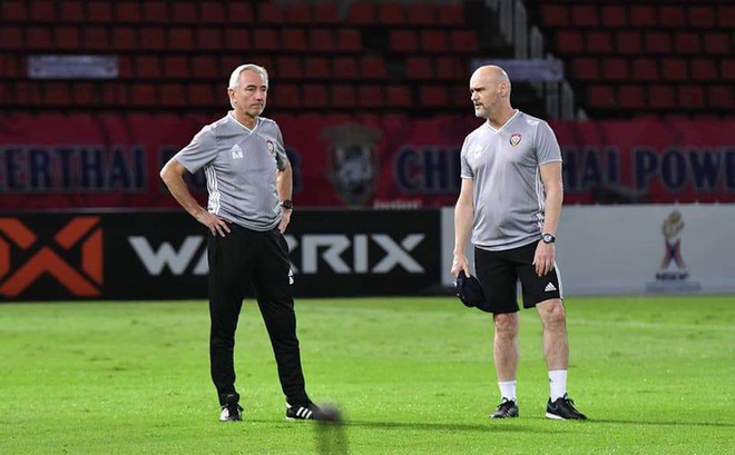 Nội bộ UAE lục đục ở Bangkok; Suphanat giải cứu U-19 Thái Lan