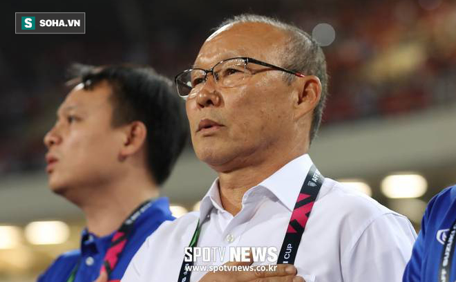 VFF tiết lộ tỷ phú Phạm Nhật Vượng là người thay bầu Đức trả lương cho HLV Park Hang-seo