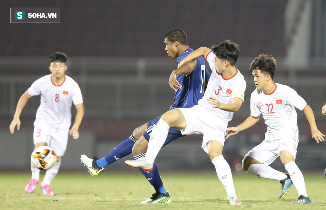 HLV Philippe Troussier lý giải về màn đá bóng ma gây tranh cãi của U19 Việt Nam - Ảnh 1.