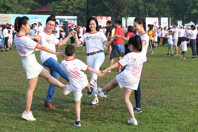 Ca sĩ Lương Nguyệt Anh và MC Mỹ Vân tham gia chạy bộ vì trẻ em bị bệnh tim - Ảnh 3.