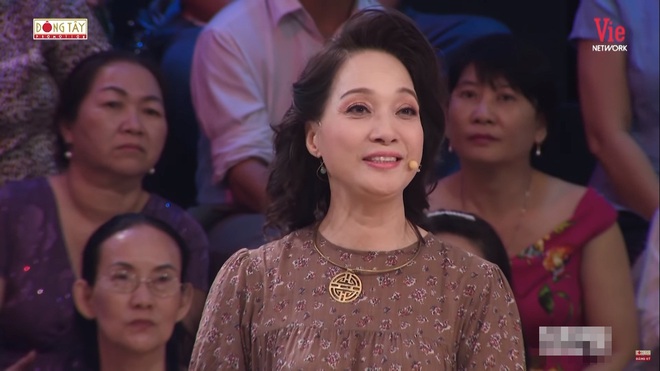 Quyền Linh khóc, kể về người bố thứ hai và cảnh quay ôm hoa hậu Hương Giang chết bên suối - Ảnh 5.