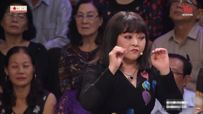 Quyền Linh khóc, kể về người bố thứ hai và cảnh quay ôm hoa hậu Hương Giang chết bên suối - Ảnh 4.