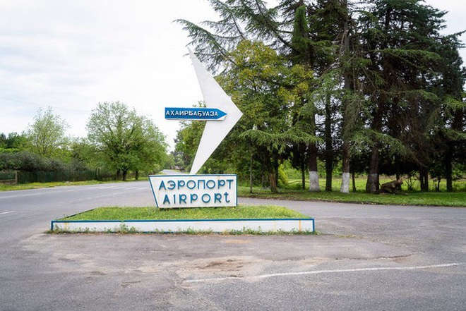 Ám ảnh sân bay ma hoang vắng suốt 25 năm sau cuộc chiến Gruzia - Ảnh 1.