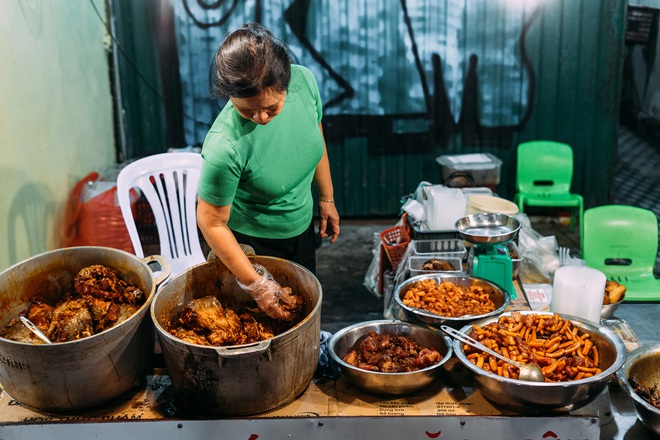 Quán cá kho nức tiếng, khách mua vài triệu một lúc là thường ở chợ Hàng Bè và chuyện giờ mới bật mí phía sau cái tiếng “bán cá mà kiêu” - Ảnh 12.