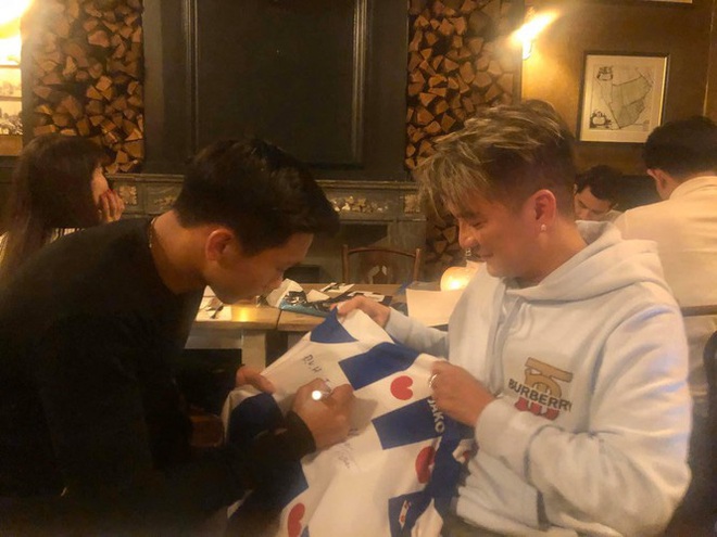 Đàm Vĩnh Hưng gặp Đoàn Văn Hậu ở Hà Lan, tiết lộ điều bất ngờ - Ảnh 5.