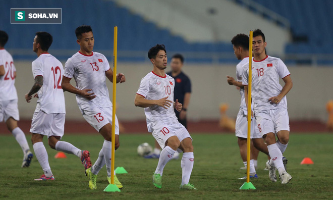 Công Phượng và tuyển Việt Nam rèn bài đặc sản, sẵn sàng chơi đòn hồi mã thương với UAE - Ảnh 8.