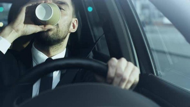 Mẹo vặt chống buồn ngủ khi lái xe mà tài xế nào cũng cần biết - Ảnh 2.