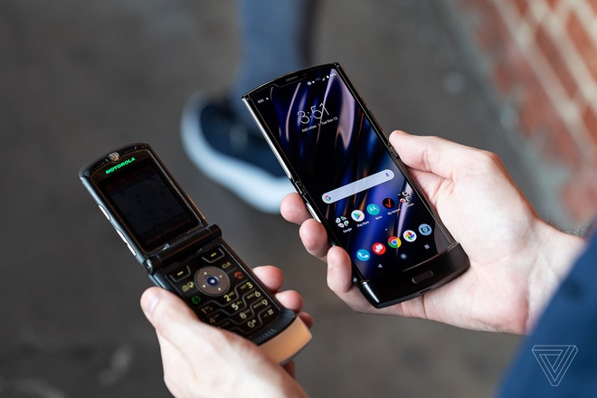 Huyền thoại Motorola Razr hồi sinh dưới dạng smartphone màn hình gập cực ấn tượng - Ảnh 2.