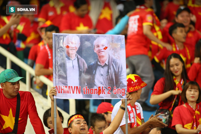 Báo Hàn Quốc choáng ngợp với độ cuồng nhiệt của NHM Việt Nam - Ảnh 2.
