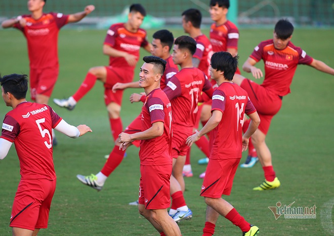 Thầy Park gặp riêng hàng thủ tuyển Việt Nam trước trận đấu Thái Lan - Ảnh 8.