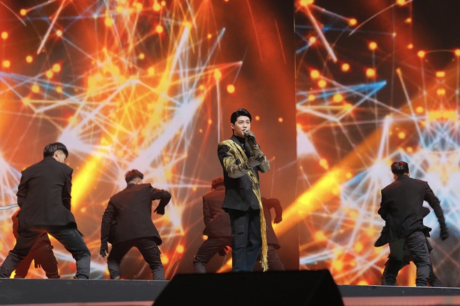 Noo Phước Thịnh tự tin biểu diễn trước hơn 25 nghìn khán giả, được báo Hàn hết lời khen ngợi - Ảnh 6.