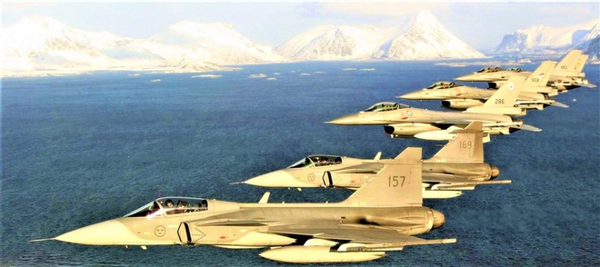 Nhận diện tiêm kích JAS-39 Gripen đầy uy mãnh của Thụy Điển - Ảnh 1.