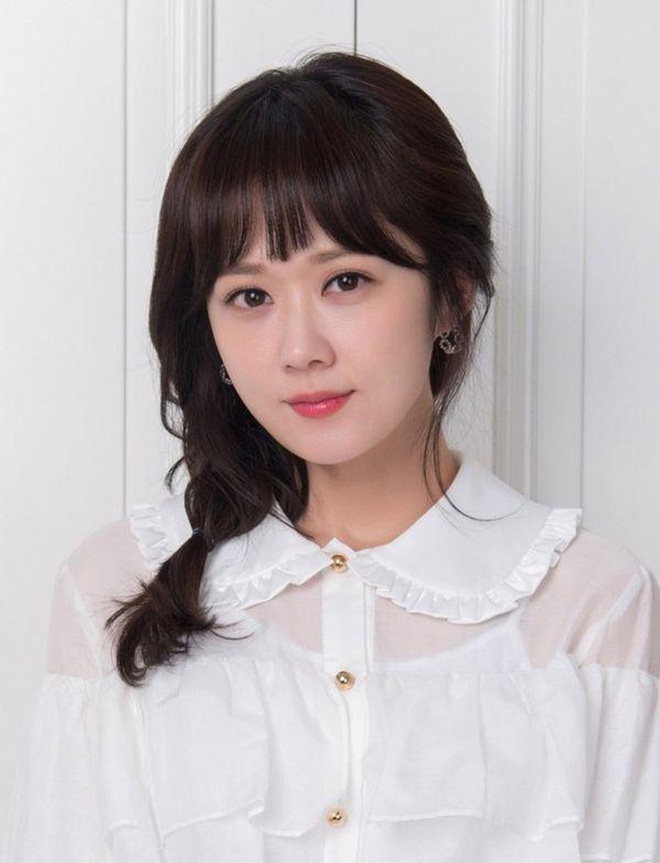 Jang Nara ở tuổi U40: Đẹp trong sáng như thiếu nữ đôi mươi, được ca tụng là “cực phẩm nhan sắc” - Ảnh 3.