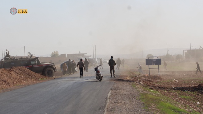 CẬP NHẬT: Người Kurd bủa vây tấn công, xe bọc thép Nga bốc cháy - QĐ Syria thiệt hại nặng, mất 3 phi công? - Ảnh 6.