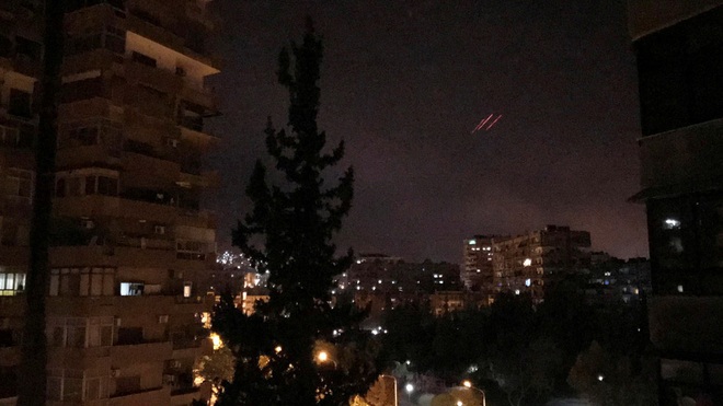 Chưa từng có, Syria và Israel đấu tên lửa - Su-35 Nga không kịp đỡ, nổ lớn rung chuyển Damascus - Ảnh 9.