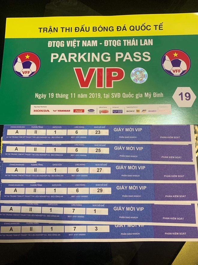 Sát trận đấu Việt Nam - Thái Lan, xuất hiện cặp vé siêu VIP giá gần 12 triệu đồng - Ảnh 1.