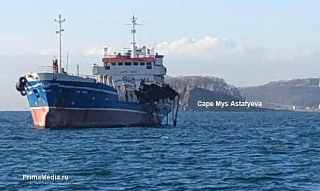 NÓNG: Nổ lớn trên tàu chở dầu ngoài khơi Viễn Đông, Nga - Ảnh 3.