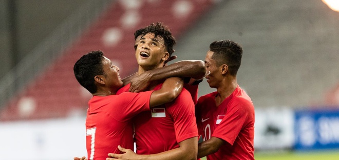 Vòng loại World Cup 2022: Việt Nam giữ vững ngôi đầu, Đông Nam Á liên tục gây sốc - Ảnh 1.