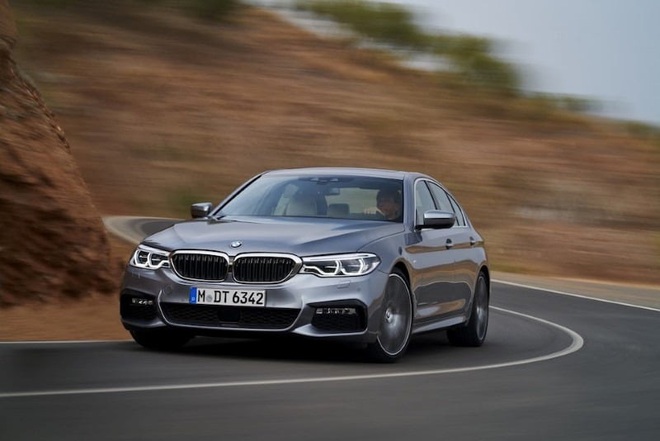 Đợt giảm giá mạnh nhất trong năm, BMW hạng sang xuống mức thấp kỷ lục - Ảnh 2.