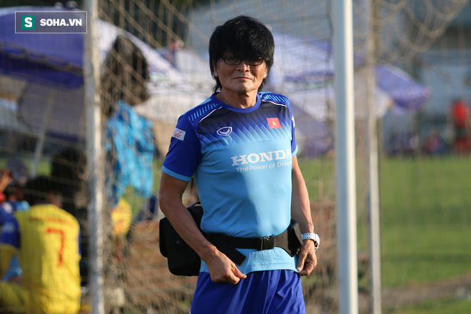 Đưa Văn Hậu làm ví dụ, Thần y Hàn Quốc phơi bày điểm hạn chế cố hữu của bóng đá Việt Nam - Ảnh 1.