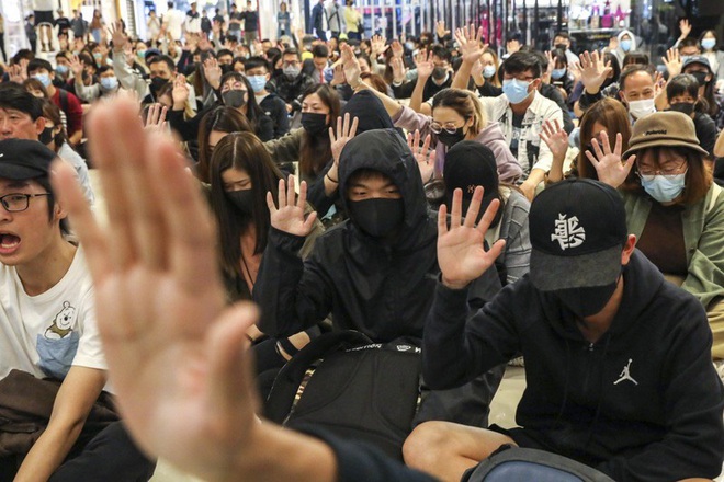 Sinh viên Trung Quốc và Hàn Quốc xung đột vì Hong Kong - Ảnh 5.