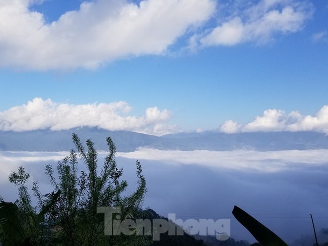 Cùng biên phòng Ka Lăng tuần tra nơi sông Đà chảy vào đất Việt - Ảnh 1.