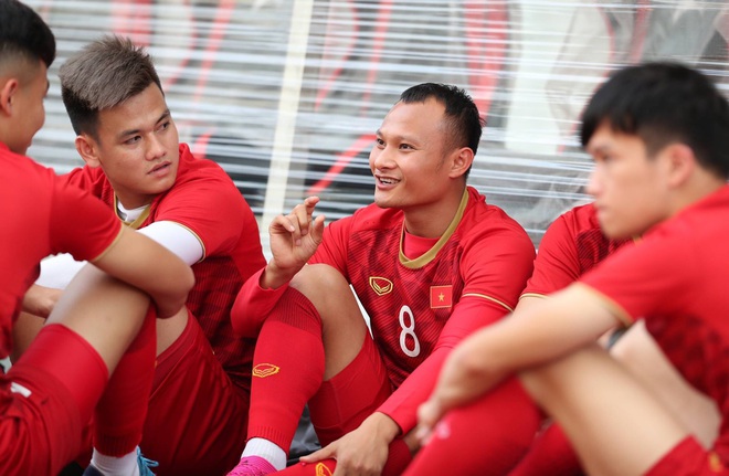 Báo Thái Lan “ghen tị” với Việt Nam, ngán ngẩm vì sân tập ở SEA Games không có nhà vệ sinh - Ảnh 2.