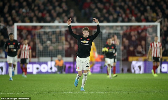 VAR lên tiếng đúng lúc, phá tan cuộc lội ngược dòng như phim hành động của Man United - Ảnh 2.