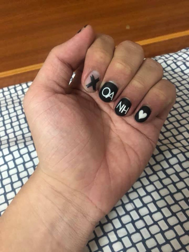 Làm “nail” viết tên vợ: Cách giữ chồng bá đạo đang được hội chị em chia sẻ tích cực - Ảnh 3.