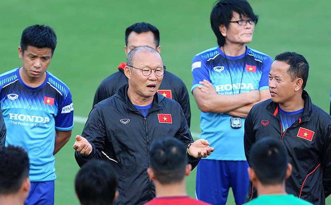 Ông Park thắng UAE và Thái Lan mới đại tài!
