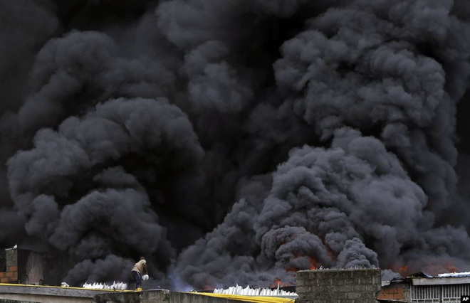 24h qua ảnh: Kiểm lâm Brazil đốt xe tải chở gỗ của lâm tặc - Ảnh 8.
