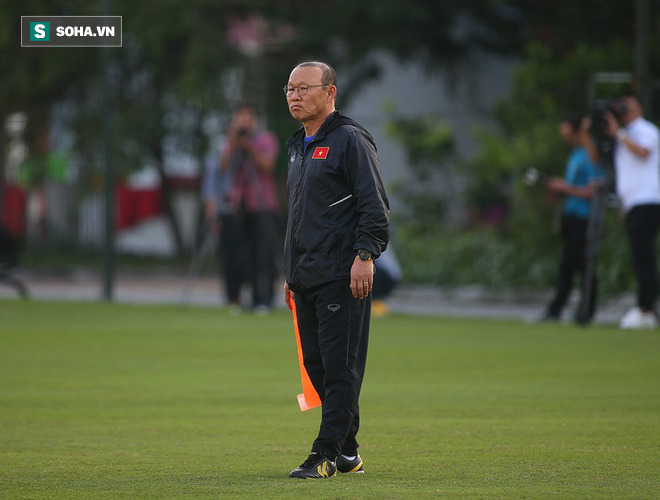 Được chi viện Quang Hải, U22 Việt Nam gây bất ngờ lớn trong trận đấu với ĐT Việt Nam - Ảnh 1.