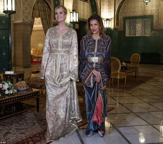 Dự tiệc tại cung điện hoàng gia, Ivanka Trump bị chê xuống sắc với vẻ ngoài kỳ lạ, nghi vấn mang thai lần 4 - Ảnh 2.