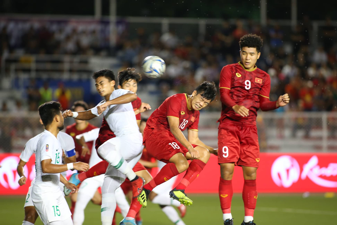Thành Chung dùng đặc sản của Hà Nội FC gỡ hòa cho U22 Việt Nam - Ảnh 2.