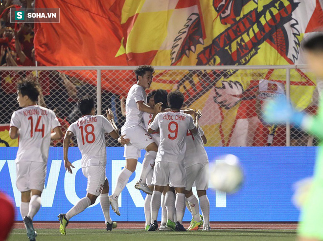 Bỏ lại đội nhà, CĐV Indonesia lũ lượt về ngay khi nhận bàn thua quyết định trước Việt Nam - Ảnh 1.