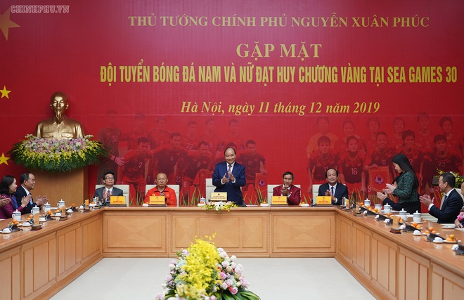 Chùm ảnh: Thủ tướng Nguyễn Xuân Phúc gặp đội tuyển bóng đá Việt Nam - Ảnh 5.