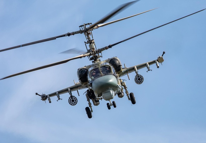 Trực thăng vũ trang Nga truy đuổi máy bay không người lái Mỹ trên bầu trời Syria? - Ảnh 7.