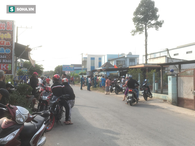 Người đàn ông cầm dao kề vào cổ, chạy vào nhà dân cố thủ nhiều giờ, cả khu phố khiếp sợ - Ảnh 2.