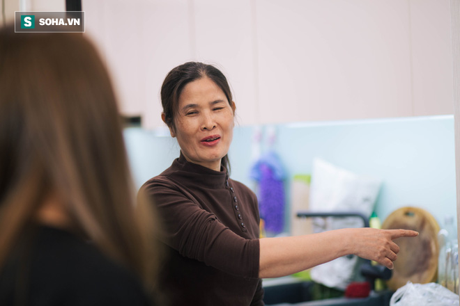 Cuộc sống bị mẹ rao bán của MC xinh đẹp VTV không được dùng tên thật khi lên sóng - Ảnh 13.