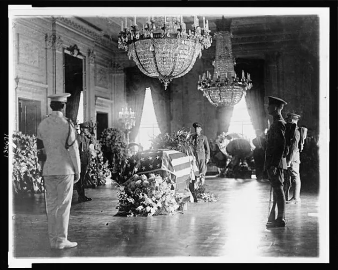 Cái chết nhiều uẩn khúc của Tổng thống Mỹ nghi bị vợ ám sát - Ảnh 2.