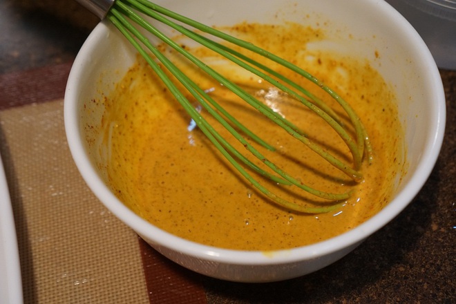 Dùng lò vi sóng làm đậu phộng cay ăn vặt ngày lạnh ngon số 1 - Ảnh 2.